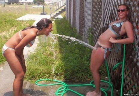 girls_being_disgusting.jpg