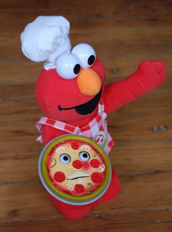 elmo_watches_you.jpg