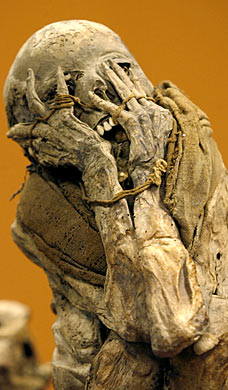 terrified_mummy.jpg