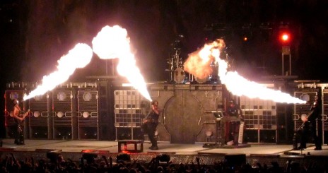 rammstein_flamethrowers.jpg