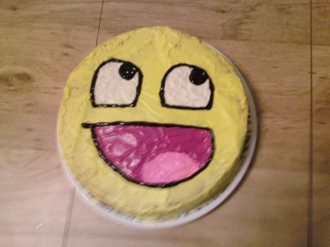 Awesome_Face_Cake_by_glowh.jpg