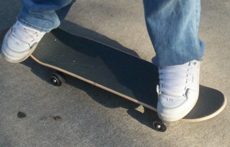 minilogo_skateboard.jpg