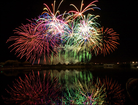 0606957386-fireworks3.jpg.jpg