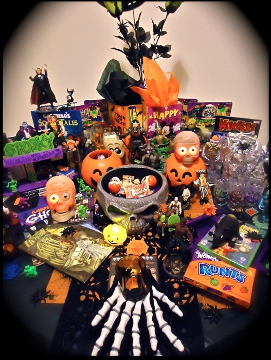 0360725536-hallotable.jpg.jpg
