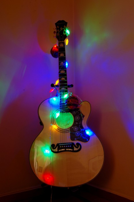 1164625408-christmas-tree..jpg