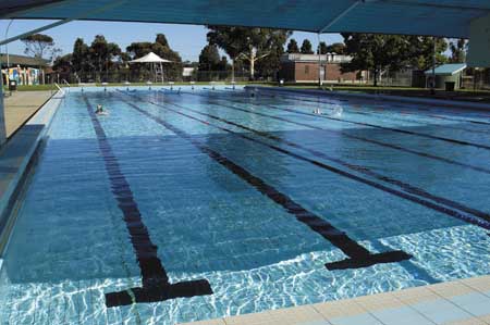 PatnehamSwimmingPool_web_.jpg
