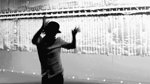 1006685852-thomyorkdance.g.gif