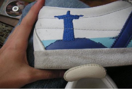 jesus_shoes.jpg
