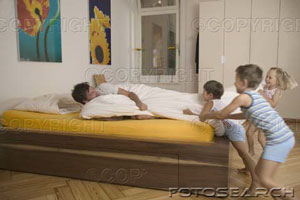 children_waking_up__42_151.jpg