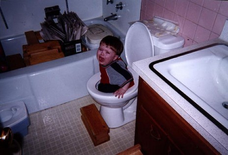 kid_stuck_in_toilet.jpg